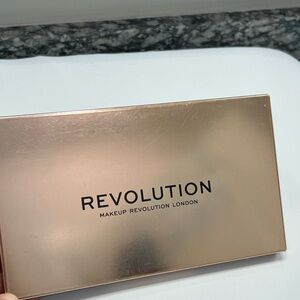 Makeup Revolution Flawless 4 Palette